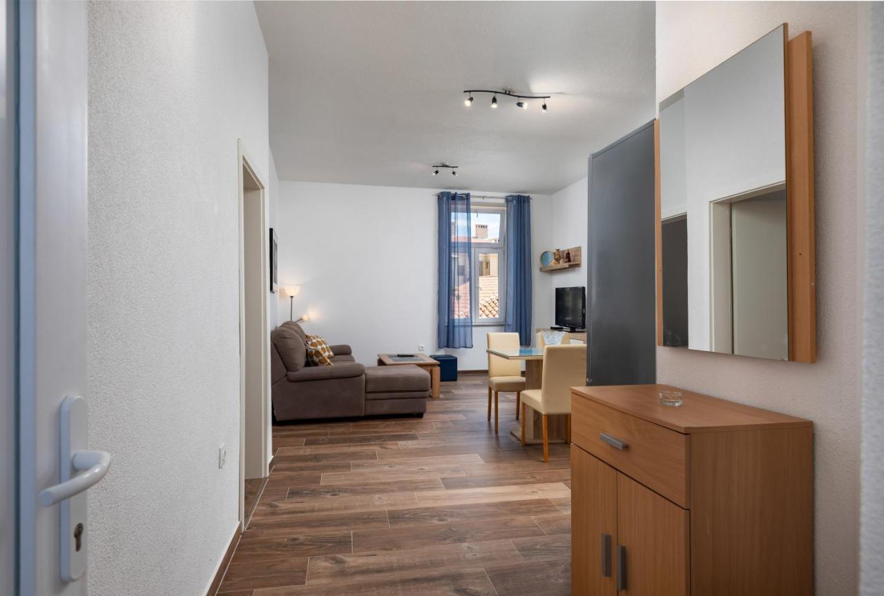 Top Central Apartments Pula Zewnętrze zdjęcie