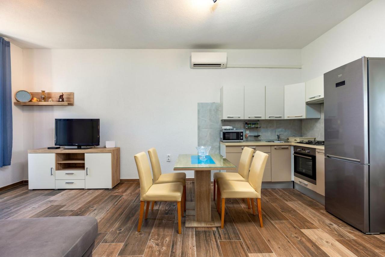 Top Central Apartments Pula Zewnętrze zdjęcie
