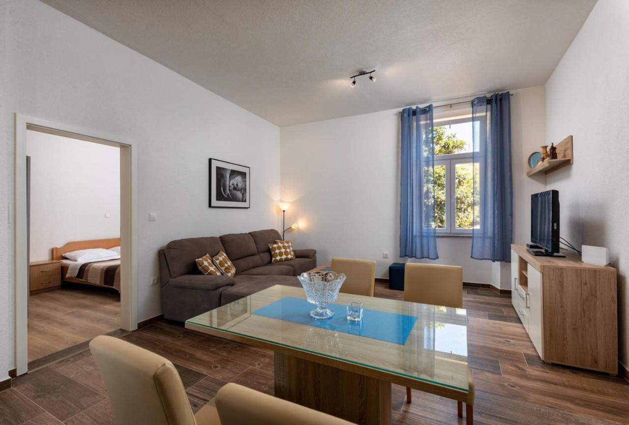 Top Central Apartments Pula Zewnętrze zdjęcie